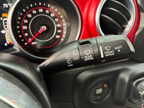 Used 2018 Jeep Wrangler Unlimited Rubicon w/ Uconnect 4C Nav & Sound Group AWD/4WD image 40