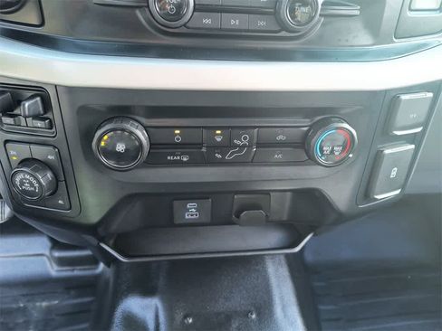 Used 2023 Ford F150 XLT w/ Trailer Tow Package image 19