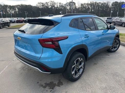 New 2026 Chevrolet Trax LT w/ Driver Confidence Package image 7