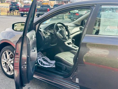 Used 2015 Nissan Sentra SR w/ Navigation Package image 13