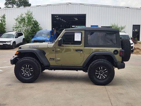 Used 2025 Jeep Wrangler Sport image 3