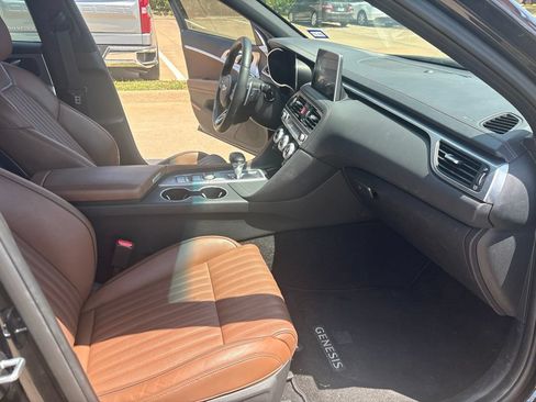 Used 2021 Genesis G70 3.3T RWD image 17