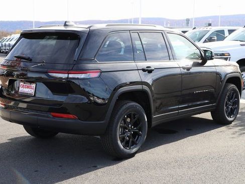 New 2025 Jeep Grand Cherokee Altitude AWD/4WD image 5
