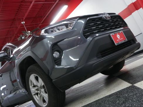 Used 2021 Toyota RAV4 XLE AWD/4WD image 29