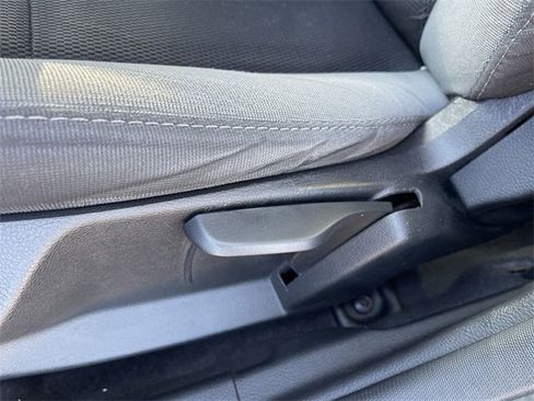 Used 2013 Ford Focus SE w/ SE Winter Pkg image 12