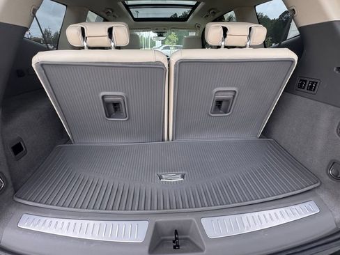 Used 2023 Cadillac XT6 Premium Luxury w/ Technology Package FWD image 34
