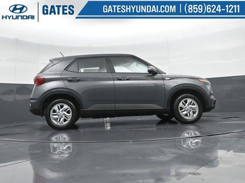 New 2026 Hyundai Venue SE FWD image 40