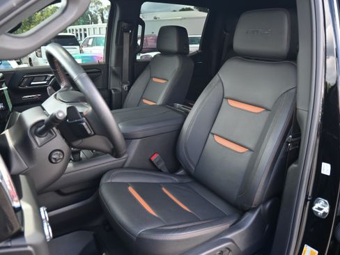 Used 2025 GMC Sierra 1500 AT4 w/ AT4 Premium Package AWD/4WD image 14