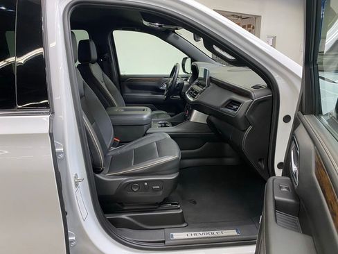 Used 2023 Chevrolet Suburban Premier image 15