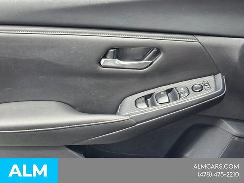 Used 2024 Nissan Sentra SV FWD image 29
