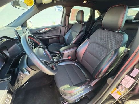 Used 2025 Ford Escape ST-Line image 25