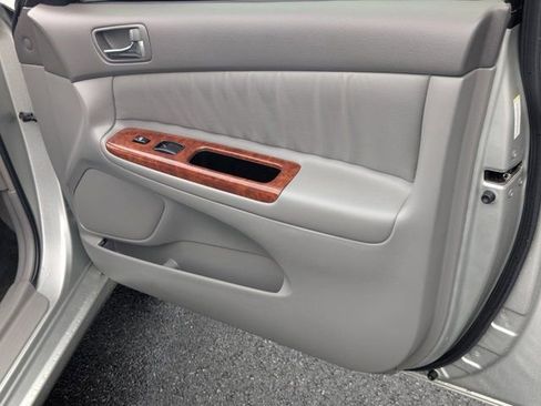 Used 2003 Toyota Camry XLE image 13