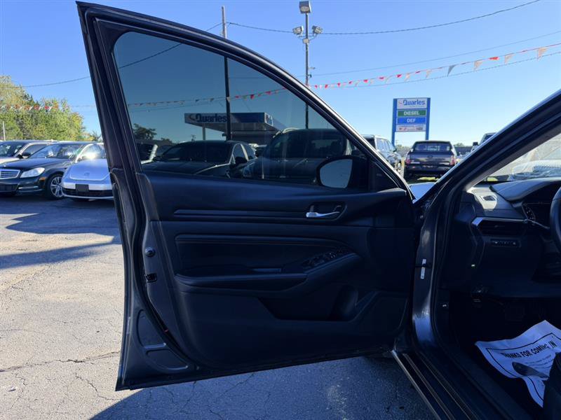 Used 2021 Nissan Altima 2.5 SR w/ SR Premium Package FWD image 19