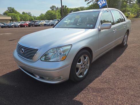 Used 2005 Lexus LS 430 RWD image 7