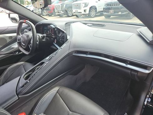 Used 2025 Chevrolet Corvette Stingray Preferred Cpe w/ Z51 Performance Package RWD image 23