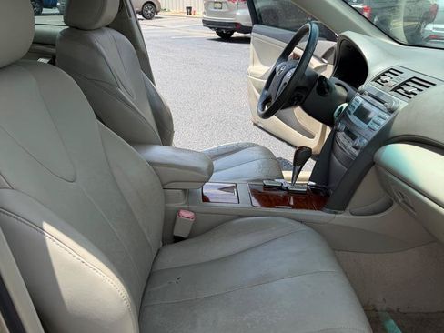 Used 2009 Toyota Camry XLE FWD image 9
