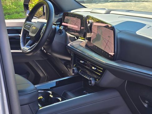 Certified 2025 Chevrolet Tahoe LT AWD/4WD image 9