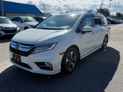 Used 2018 Honda Odyssey Touring image 3