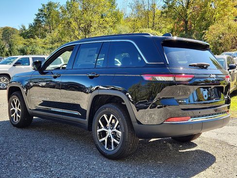 New 2025 Jeep Grand Cherokee Limited w/ Trailer Tow Package image 3