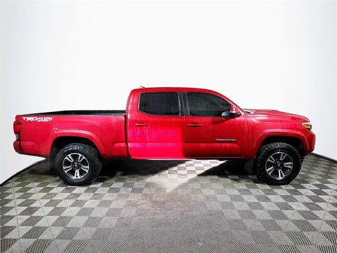 Certified 2019 Toyota Tacoma TRD Sport image 9