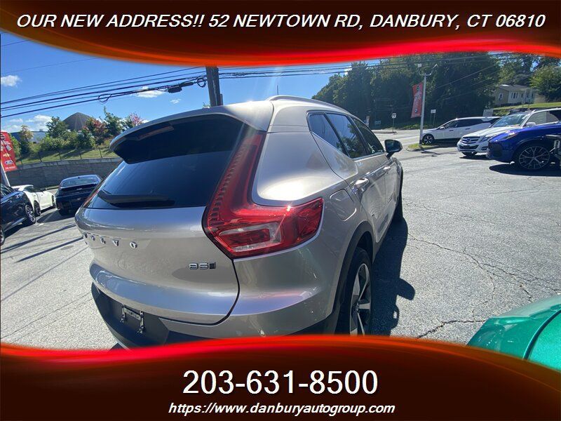 Used 2024 Volvo XC40 B5 Plus AWD/4WD image 5