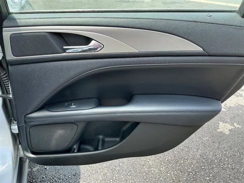 Used 2017 Lincoln MKZ Premiere image 35