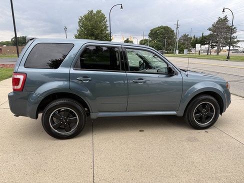 Used 2012 Ford Escape XLT w/ Sport Appearance Pkg AWD/4WD image 4
