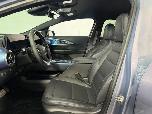 Used 2024 Chevrolet Equinox EV LT w/ LPO, Blackout Package FWD image 18