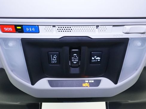 Used 2023 Subaru Forester Premium image 43