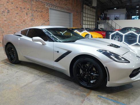 Used 2017 Chevrolet Corvette Stingray Coupe w/ Carbon Flash Badge Package RWD image 2