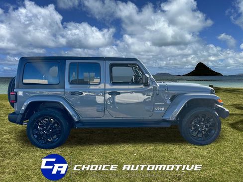 Used 2023 Jeep Wrangler Unlimited Sahara image 9