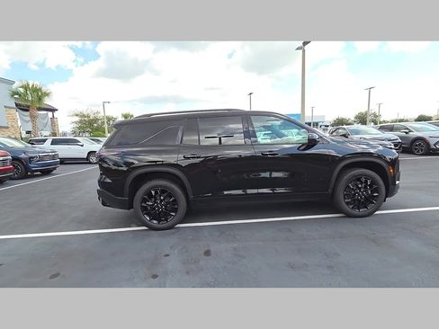 New 2026 Chevrolet Traverse LT w/ Midnight/Sport Edition FWD image 18