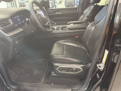 Used 2024 Jeep Wagoneer Series III image 3