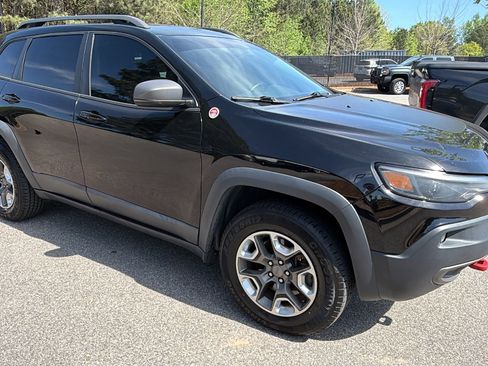 Used 2019 Jeep Cherokee Trailhawk image 5