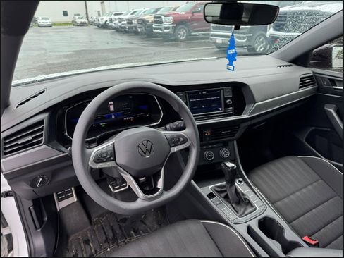 Used 2023 Volkswagen Jetta Sport FWD image 9