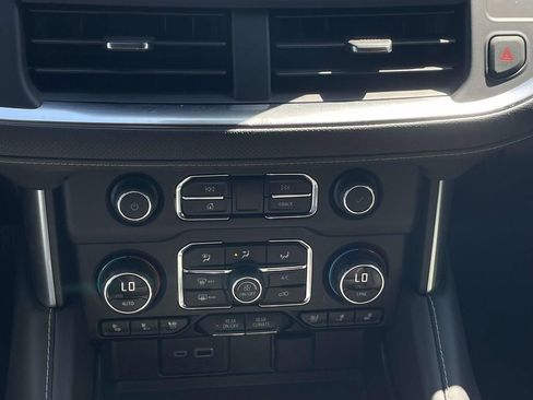 Used 2023 Chevrolet Suburban Premier image 27