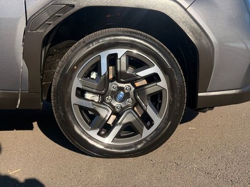 Certified 2025 Subaru Forester Premium AWD/4WD image 9