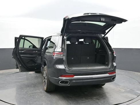 Used 2021 Jeep Grand Cherokee L Overland w/ Luxury Tech Group IV AWD/4WD image 65