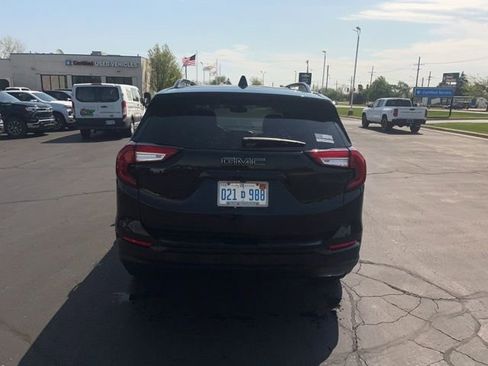 Used 2023 GMC Terrain SLE w/ Driver Convenience Package FWD image 7
