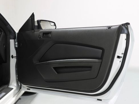 Used 2013 Ford Mustang GT RWD image 59