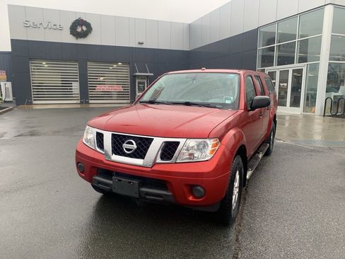 Used 2018 Nissan Frontier SV image 3