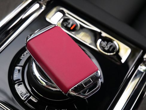 Used 2026 Rolls-Royce Cullinan AWD/4WD image 15