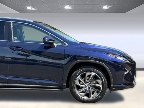 Used 2018 Lexus RX 350L Luxury w/ Cold Area Package (CT) FWD image 37