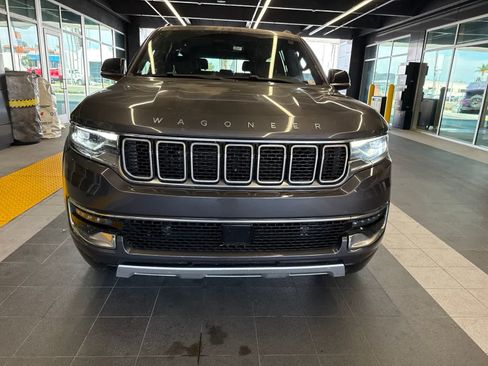 Used 2024 Jeep Wagoneer L Series II RWD image 4