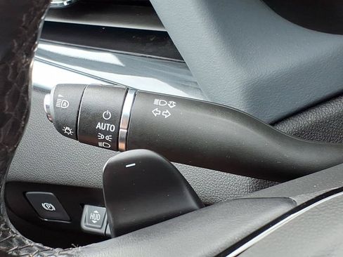 Used 2022 Buick Enclave Premium AWD/4WD image 26