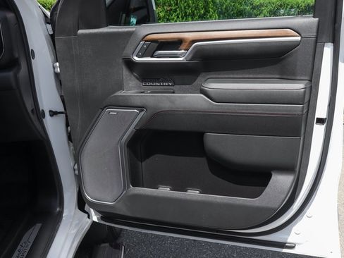 Used 2024 Chevrolet Silverado 1500 High Country w/ Technology Package image 43