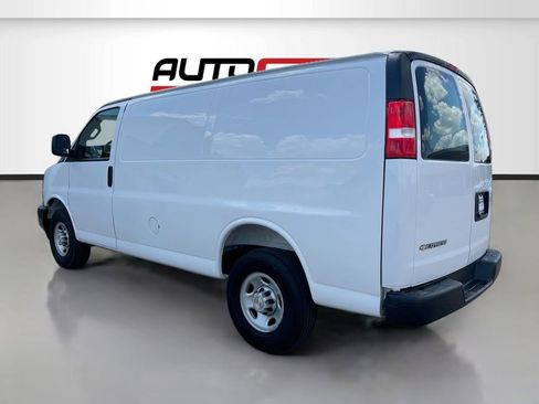 Used 2025 Chevrolet Express 2500 w/ Driver Convenience Package RWD image 5