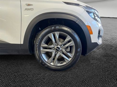 Used 2022 Kia Seltos LX image 11