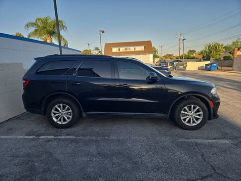 Used 2021 Dodge Durango SXT image 2