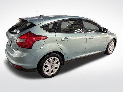 Used 2012 Ford Focus SE w/ SE Winter Pkg image 5